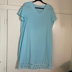 Beautiful shift dress. So crisp and fresh.